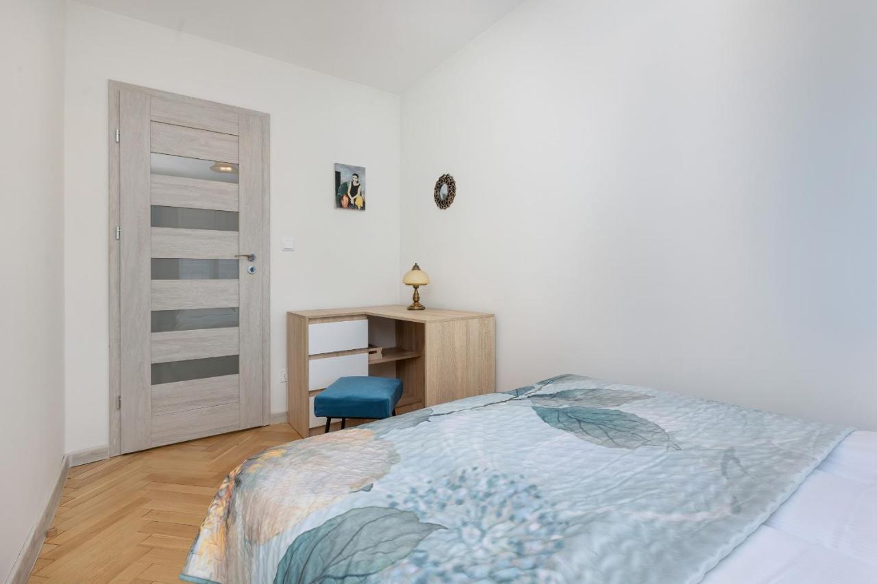 Cozy And Comfortable Wola Apartment By Noclegi Renters Βαρσοβία Εξωτερικό φωτογραφία